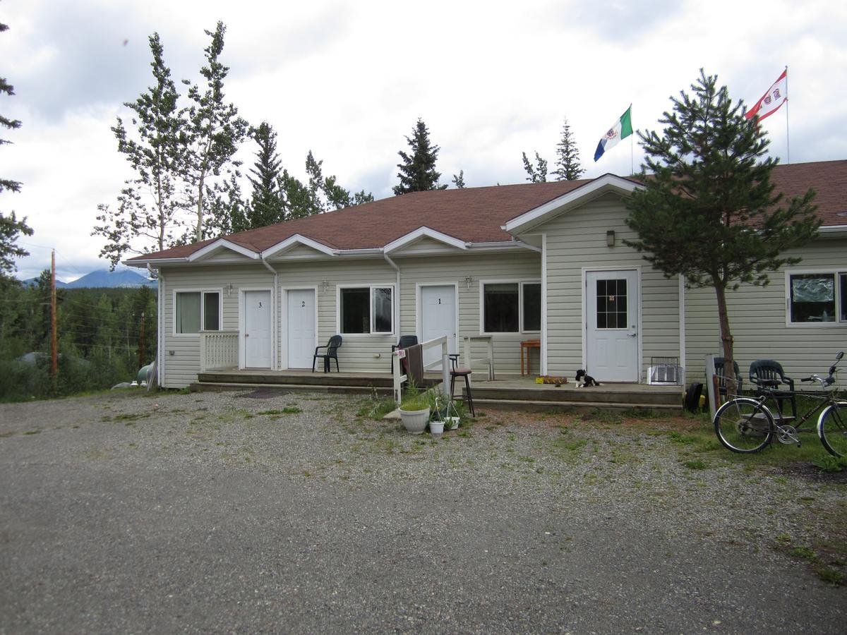 Johnson'S Crossing Lodge Johnsons Crossing 외부 사진