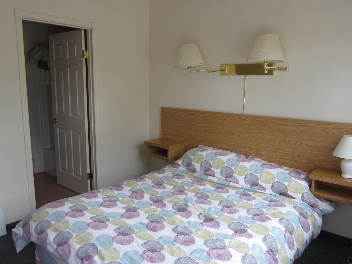 Johnson'S Crossing Lodge Johnsons Crossing 외부 사진